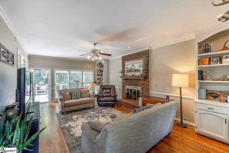 Property image 3 at 107 Holly Crest Circle, Simpsonville, SC 29681