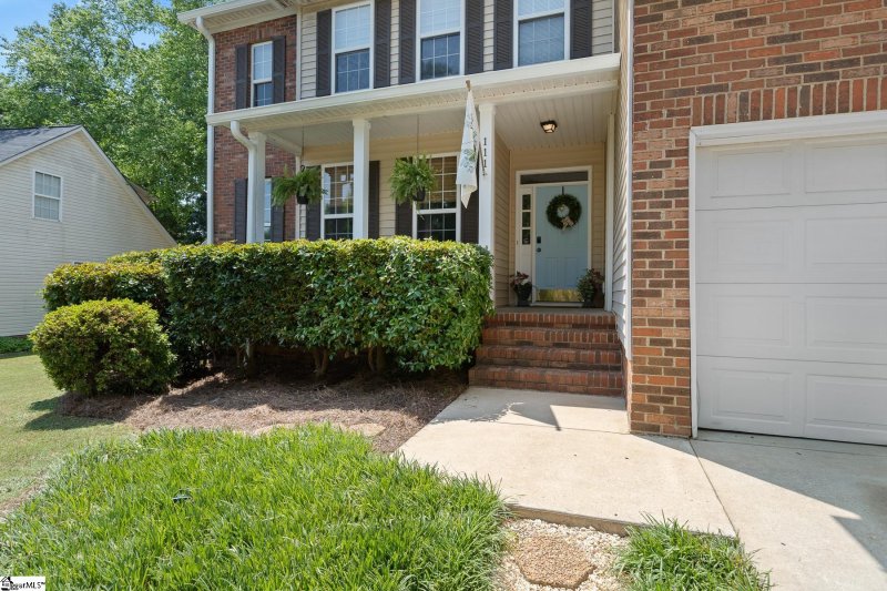 Property image 2 at 111 Golden Crest Court, Mauldin, SC 29662