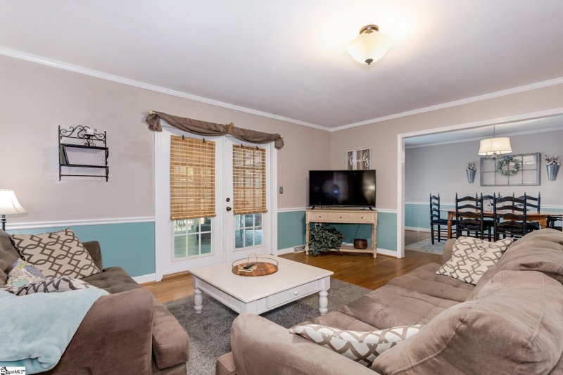 Property image 4 at 4 E Woodburn Drive, Taylors, SC 29687