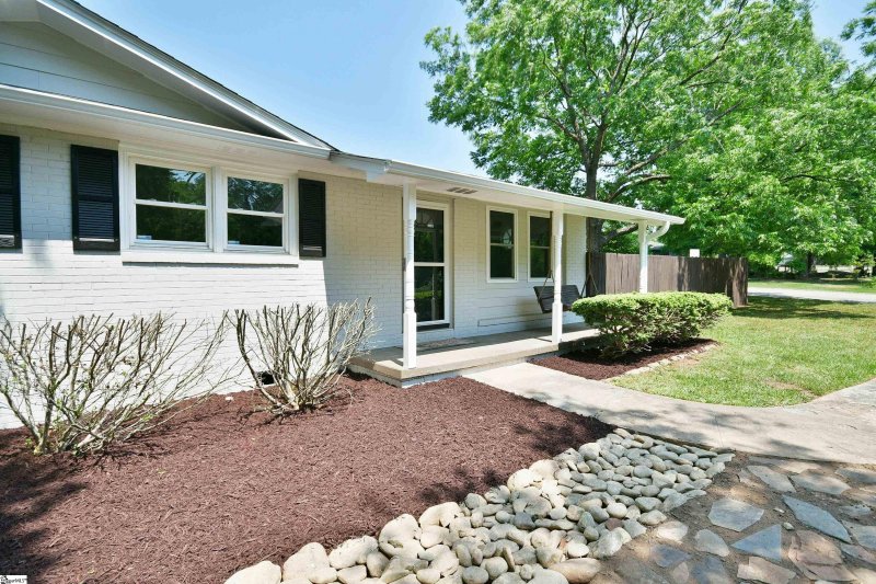 Property image 2 at 6100 Old Buncombe Road, Greenville, SC 29609