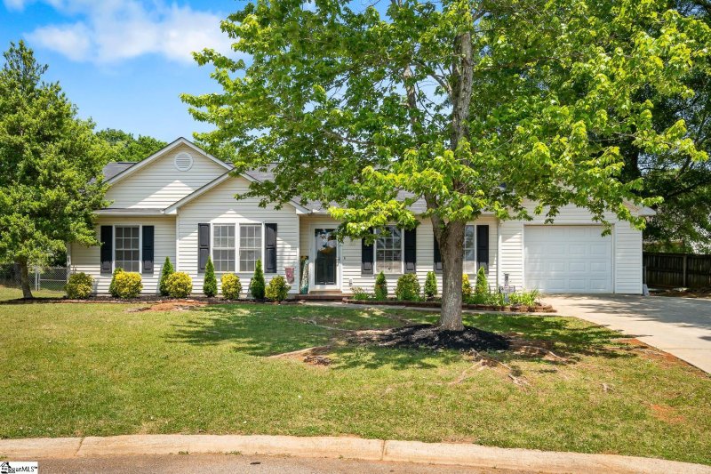 Property image 2 at 404 Cardoon Court, Spartanburg, SC 29303