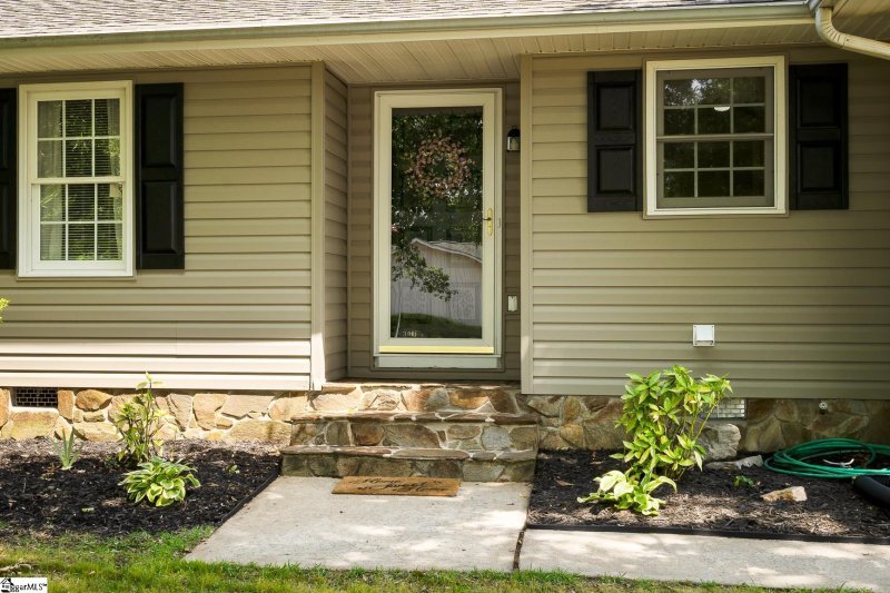 Property image 5 at 105 Oxmoor Drive, Anderson, SC 29625