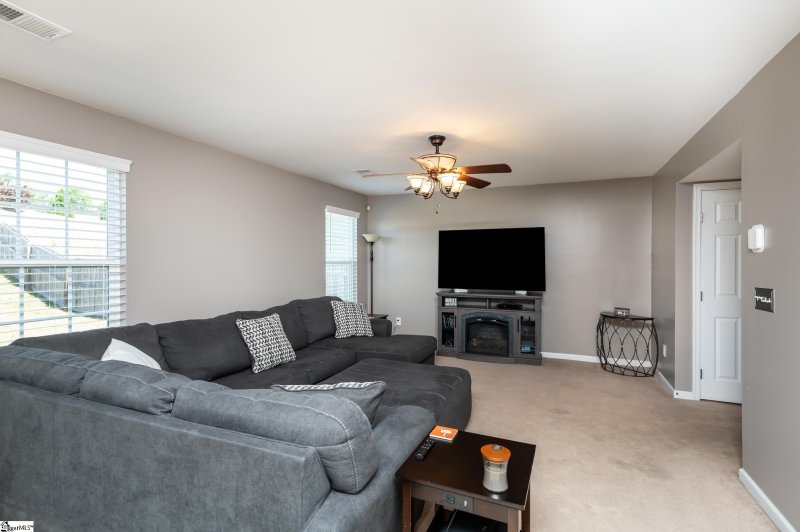 Property image 3 at 387 Edgemont Avenue, Spartanburg, SC 29301