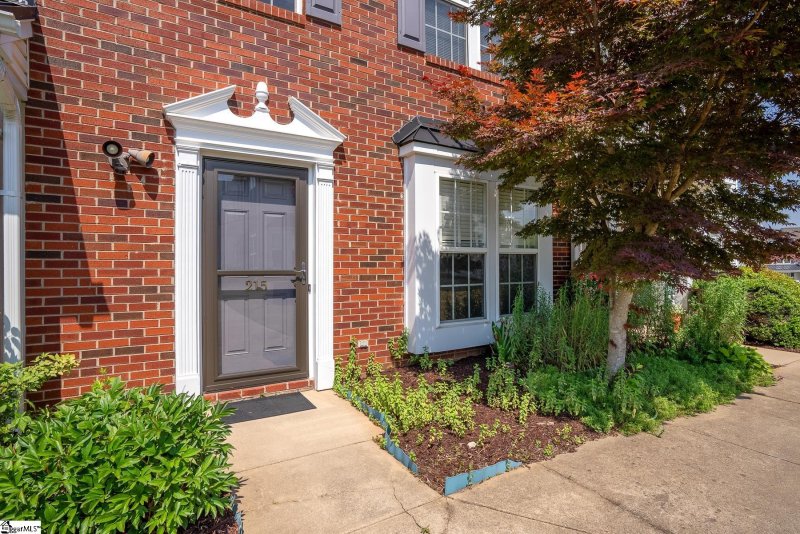 Property image 2 at 215 Spring Crossing Circle, Greer, SC 29650