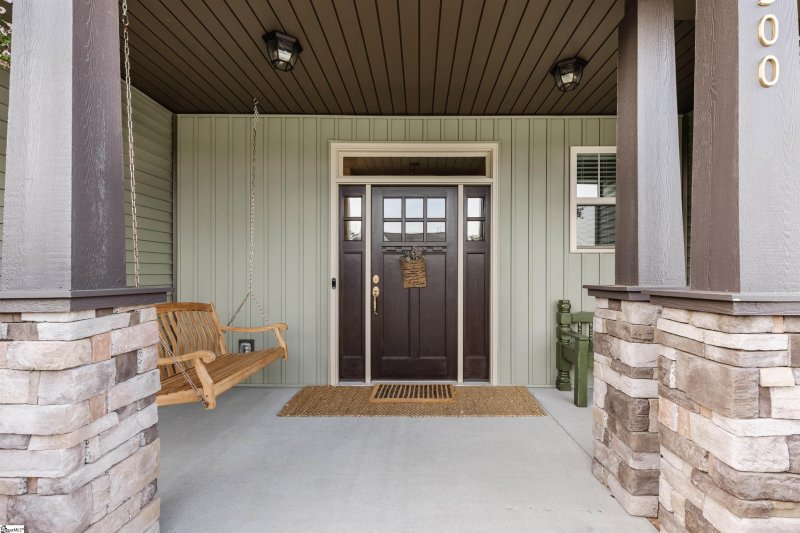 Property image 3 at 500 Bridlecrest Lane, Greer, SC 29651