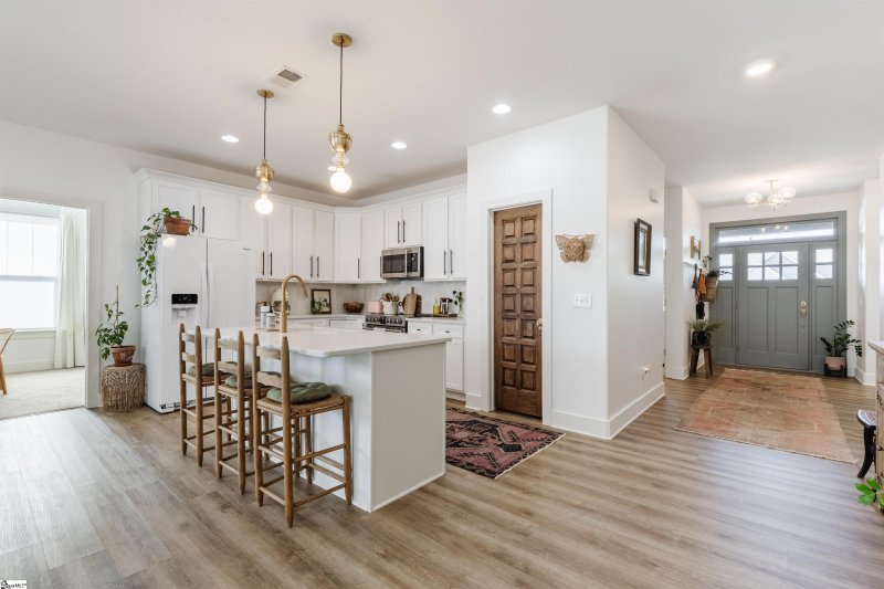 Property image 5 at 500 Bridlecrest Lane, Greer, SC 29651