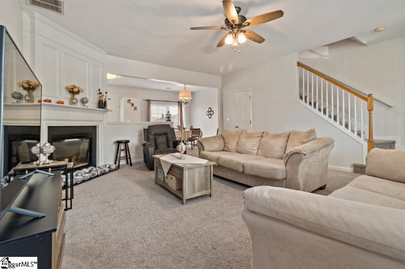 Property image 2 at 211 Braelock Drive, Greer, SC 29650-4160