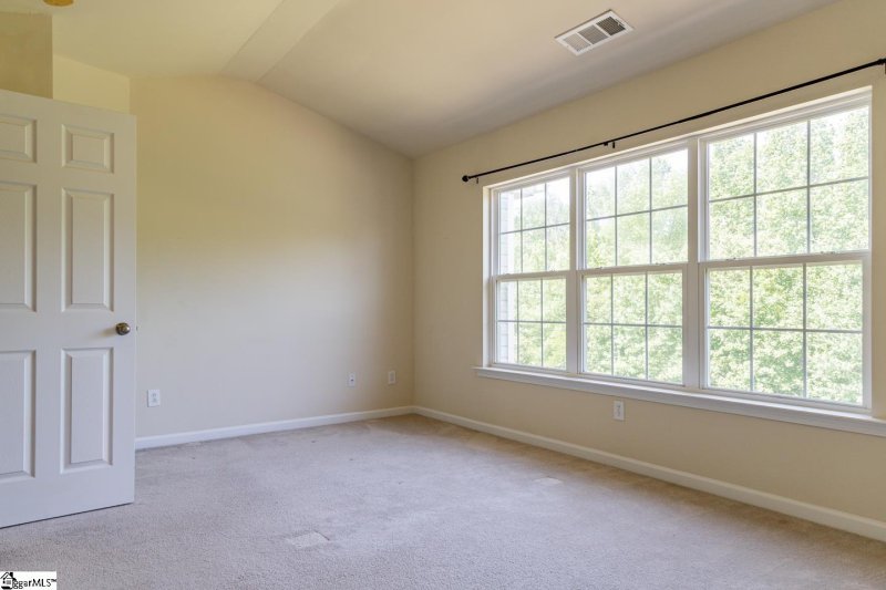 Property image 5 at 402 Woodbark Court, Mauldin, SC 29662