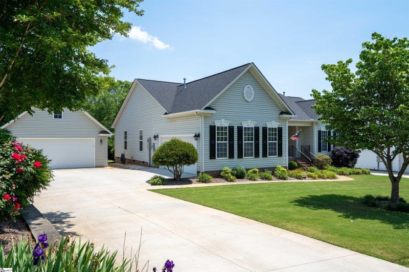 102 Pepperwood Drive