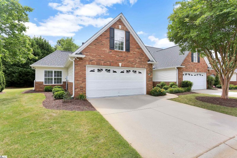 Property image 3 at 676 Ivybrooke Avenue, Greenville, SC 29615