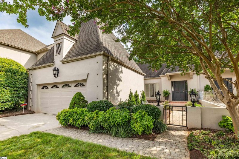 107 Castellan Drive