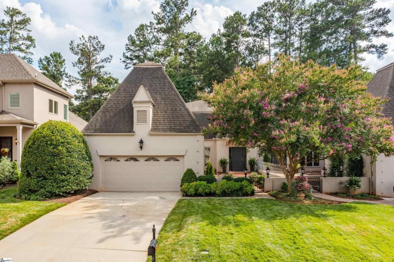 Property image 2 at 107 Castellan Drive, Greer, SC 29650