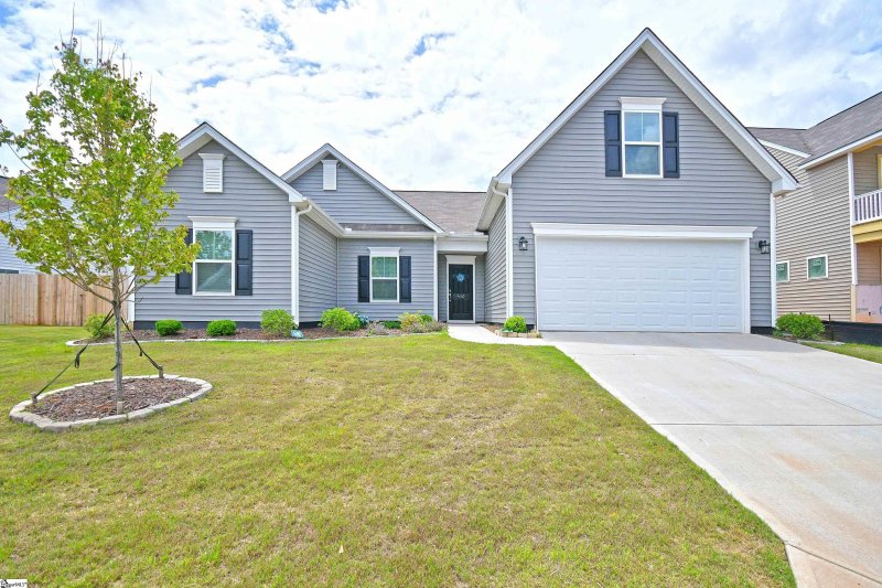 Property image 2 at 410 Balvenie Drive, Greenville, SC 29607