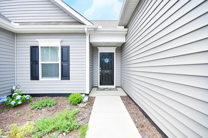 Property image 4 at 410 Balvenie Drive, Greenville, SC 29607