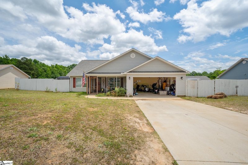 Property image 3 at 110 Turquoise Drive, Laurens, SC 29360