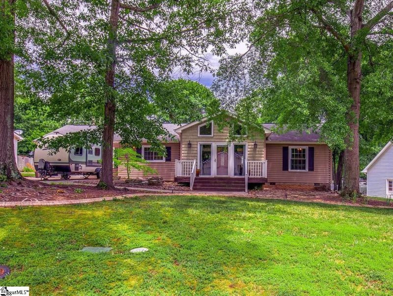 121 Bendingwood Circle