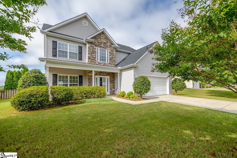 Property image 2 at 33 Hurshfield Court, Taylors, SC 29687