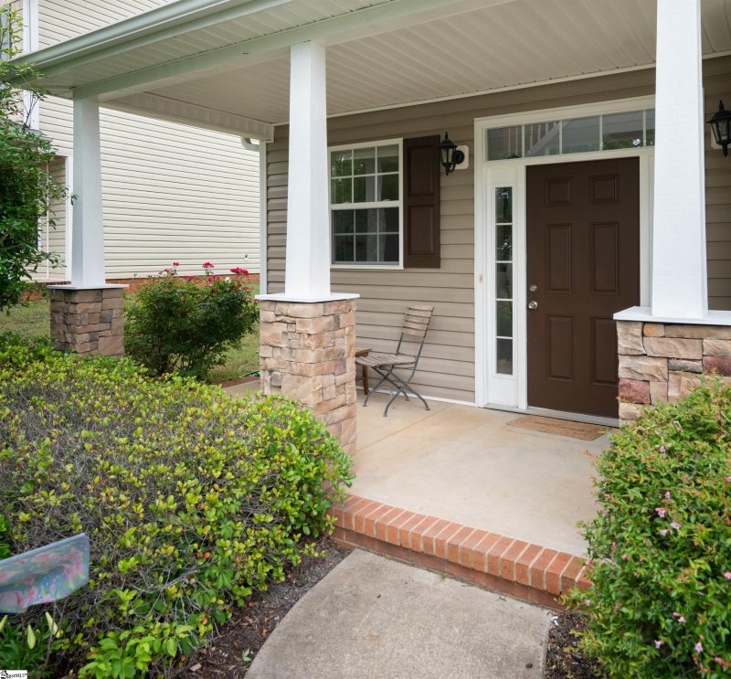 Property image 3 at 16 Whitethorn Lane, Greenville, SC 29607