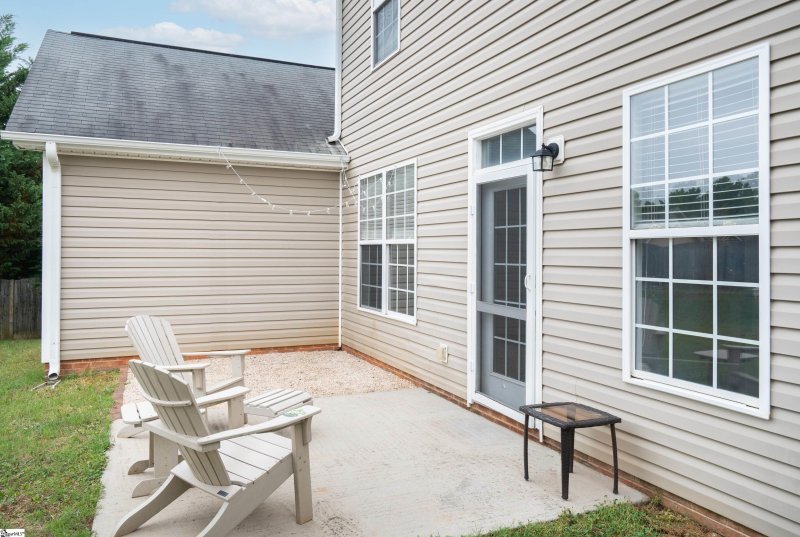 Property image 4 at 16 Whitethorn Lane, Greenville, SC 29607