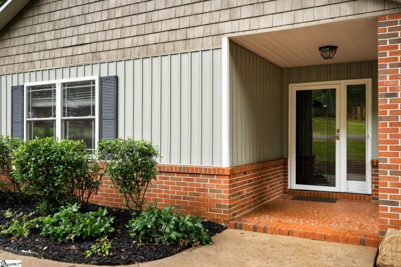 Property image 3 at 600 Robin Hood Lane, Anderson, SC 29621