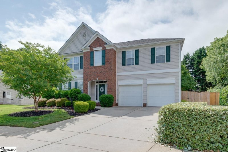 Property image 2 at 319 Surrywood Drive, Greenville, SC 29607