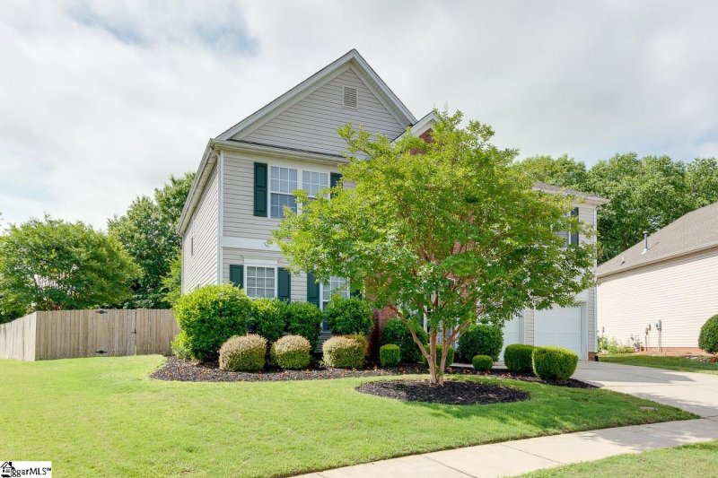 Property image 3 at 319 Surrywood Drive, Greenville, SC 29607