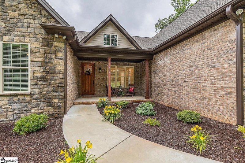 Property image 3 at 421 Old Asheville Highway, Campobello, SC 29322