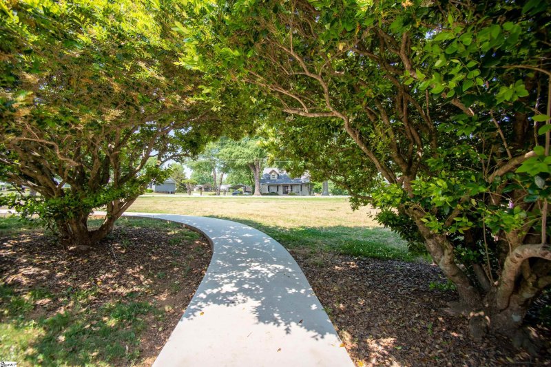 Property image 4 at 1426 Crestview Road, Easley, SC 29642