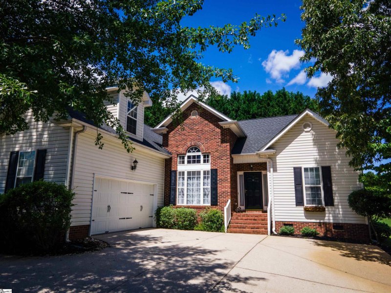 Property image 2 at 401 Meadow Hill Way, Greer, SC 29650