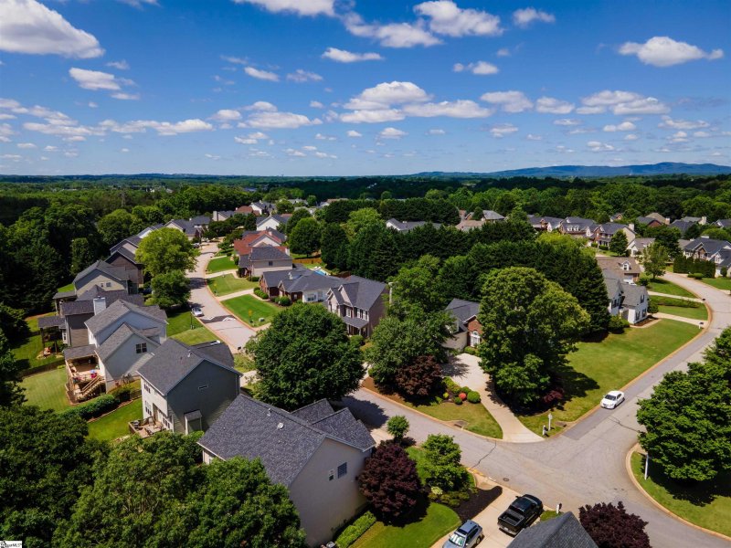 Property image 4 at 401 Meadow Hill Way, Greer, SC 29650