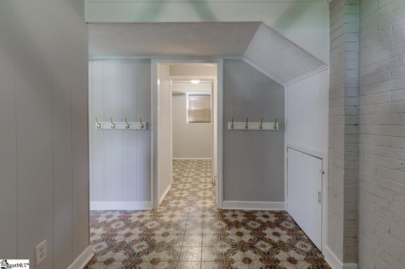 Property image 3 at 15 Holmsby Lane, Taylors, SC 29687