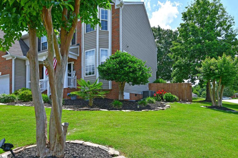 Property image 3 at 2 E Sundance Drive, Easley, SC 29642