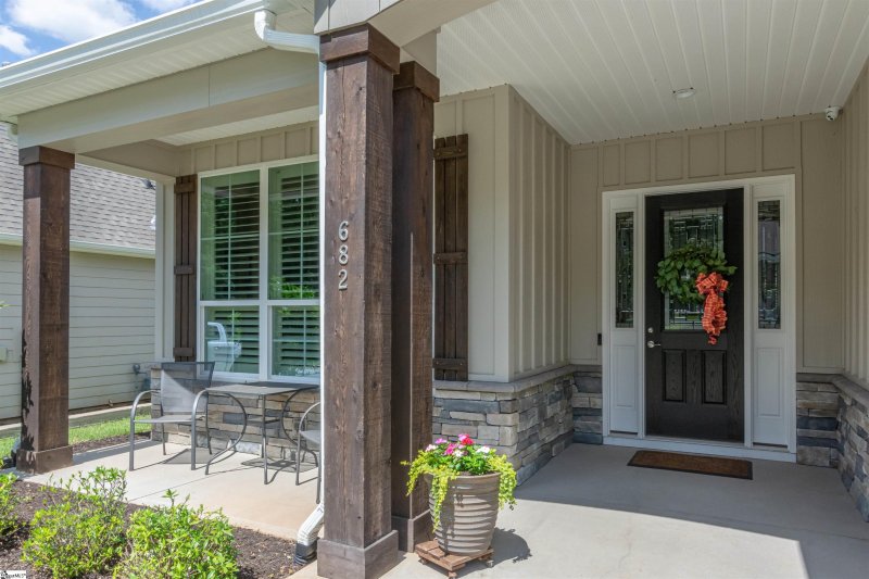 Property image 2 at 682 Ponden Drive, Greer, SC 29650