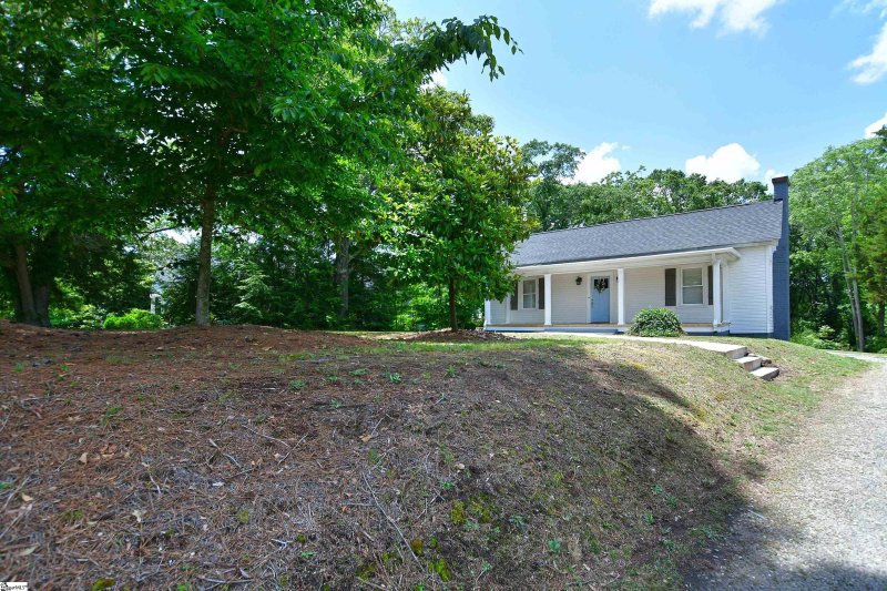 Property image 3 at 406 S 5th Street, Easley, SC 29640