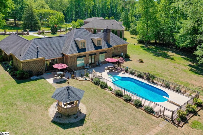 Property image 2 at 127 Kingswood Circle, Simpsonville, SC 29681