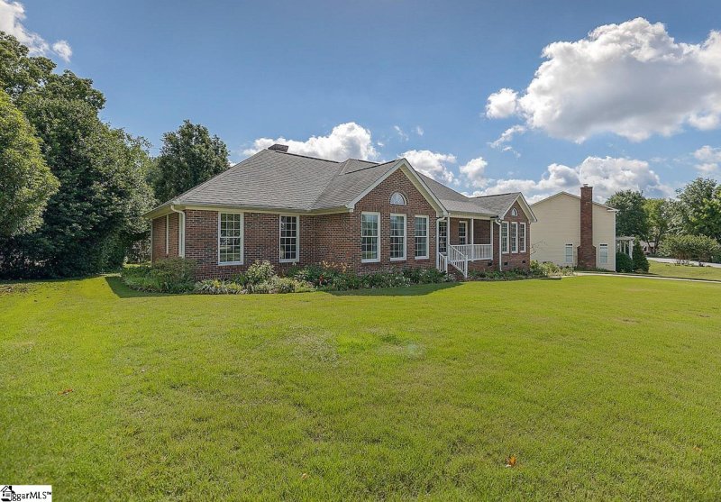 Property image 2 at 314 Clevington Way, Simpsonville, SC 29681