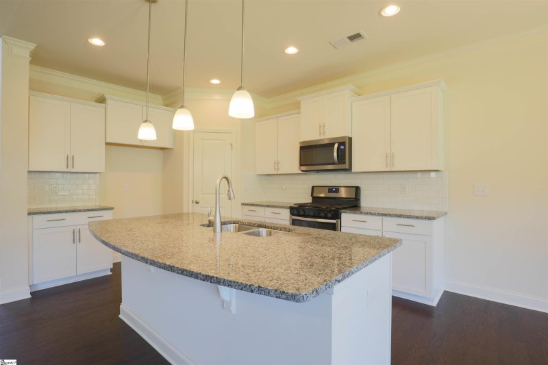 Property image 4 at 818 Deepwood Court, Boiling Springs, SC 29316