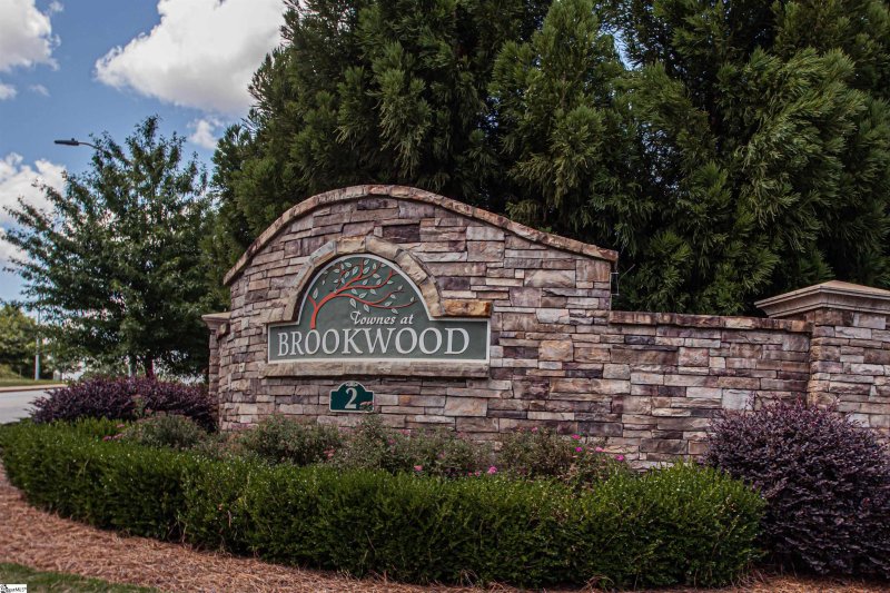 Property image 2 at 723 Elmbrook Drive, Simpsonville, SC 29681