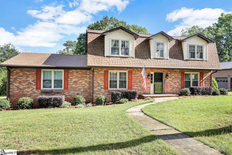 Property image 2 at 6 RIDDLE Road, Greenville, SC 29607