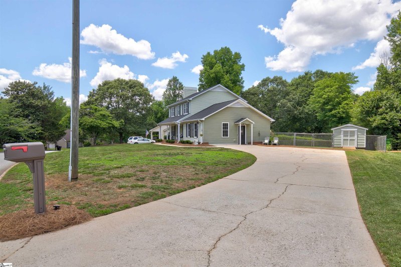 Property image 4 at 807 Powderhorn Road, Simpsonville, SC 29681