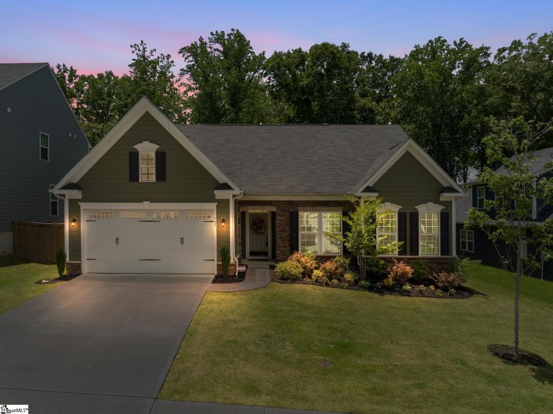 Property image 2 at 507 Briar Oaks Lane, Simpsonville, SC 29681