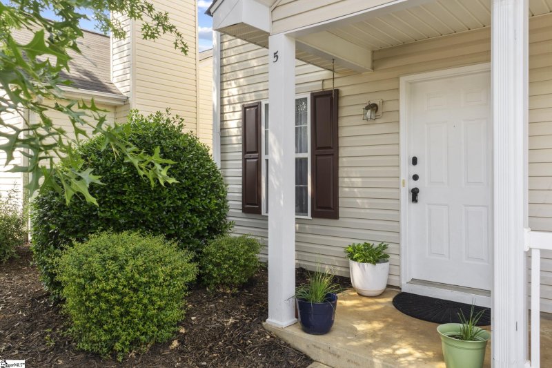 Property image 2 at 5 Hayfield Lane, Greer, SC 29650
