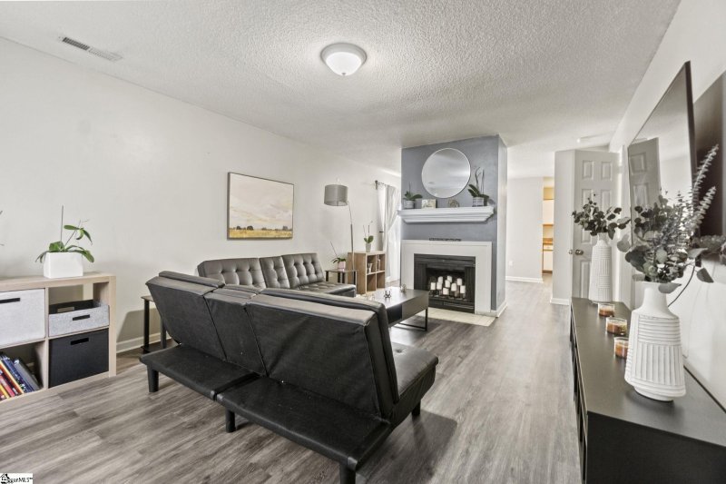 Property image 3 at 5 Hayfield Lane, Greer, SC 29650