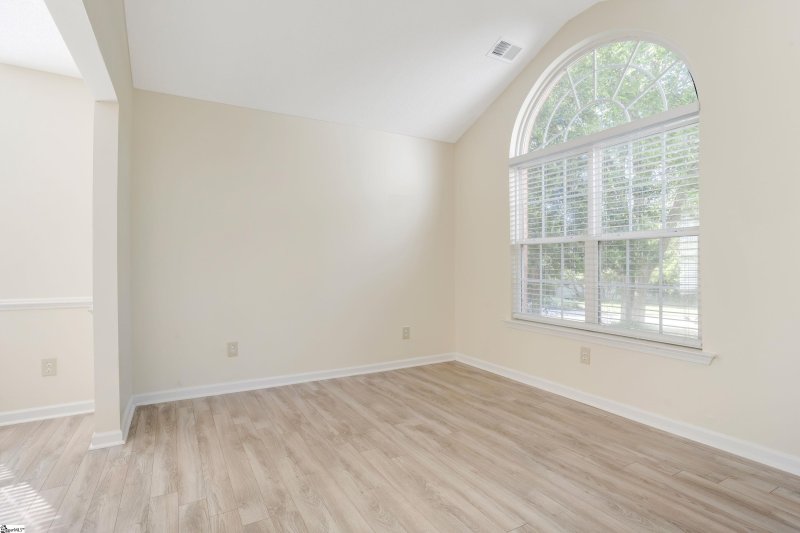 Property image 5 at 6 Wheat Cressing Court, Greenville, SC 29607