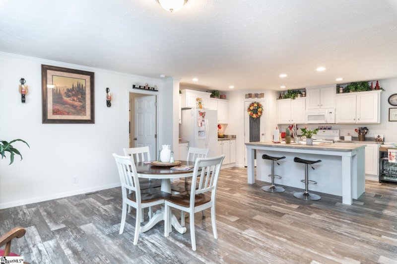 Property image 4 at 142 Sir Lancelot Drive, Piedmont, SC 29673