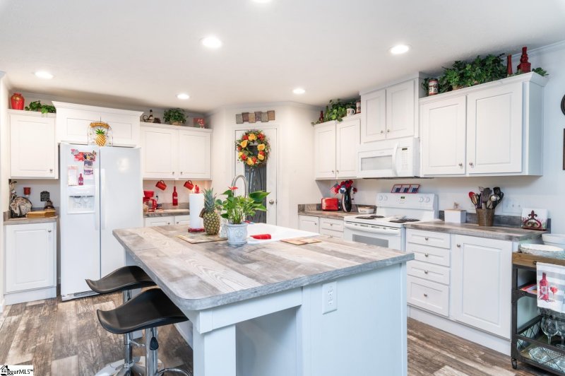 Property image 5 at 142 Sir Lancelot Drive, Piedmont, SC 29673