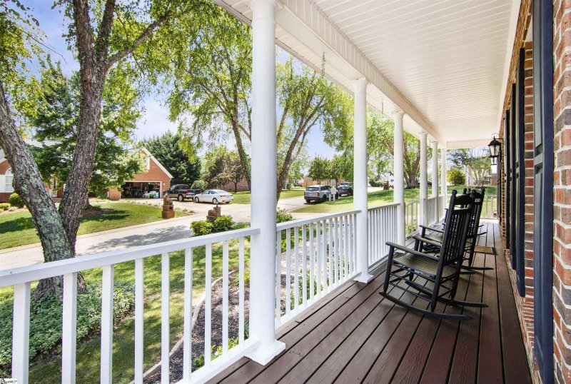 Property image 2 at 2 Darby Hill Lane, Taylors, SC 29687