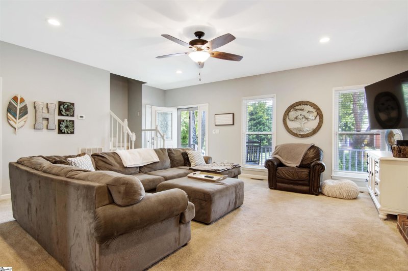 Property image 5 at 2 Darby Hill Lane, Taylors, SC 29687