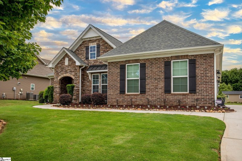 Property image 3 at 312 Scotts Bluff Drive, Simpsonville, SC 29681