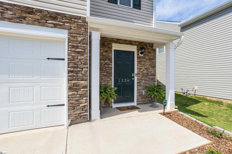 Property image 3 at 1336 Ledsham Court, Greer, SC 29651